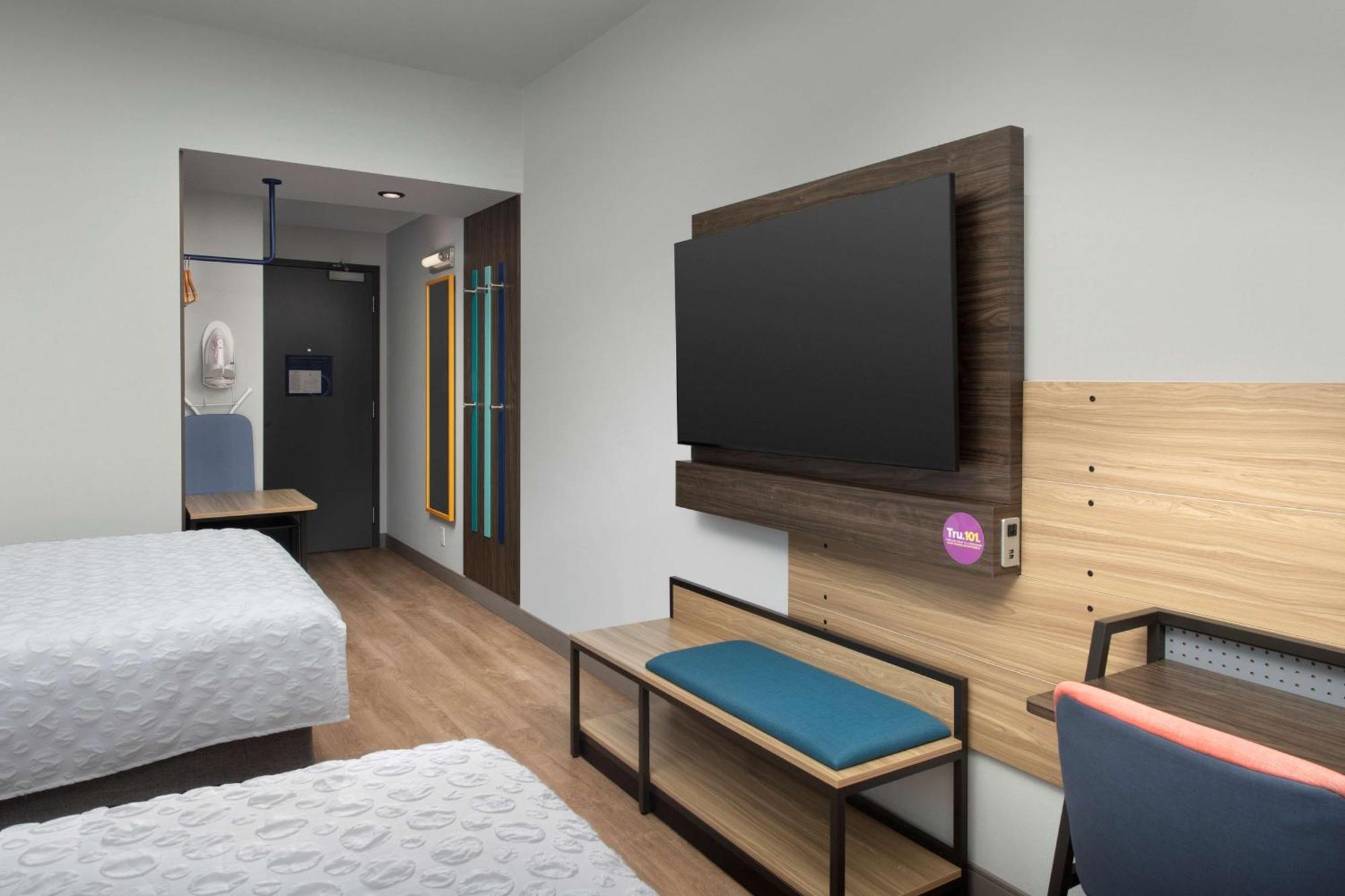 Tru By Hilton Miami West Brickell Hotel Екстериор снимка