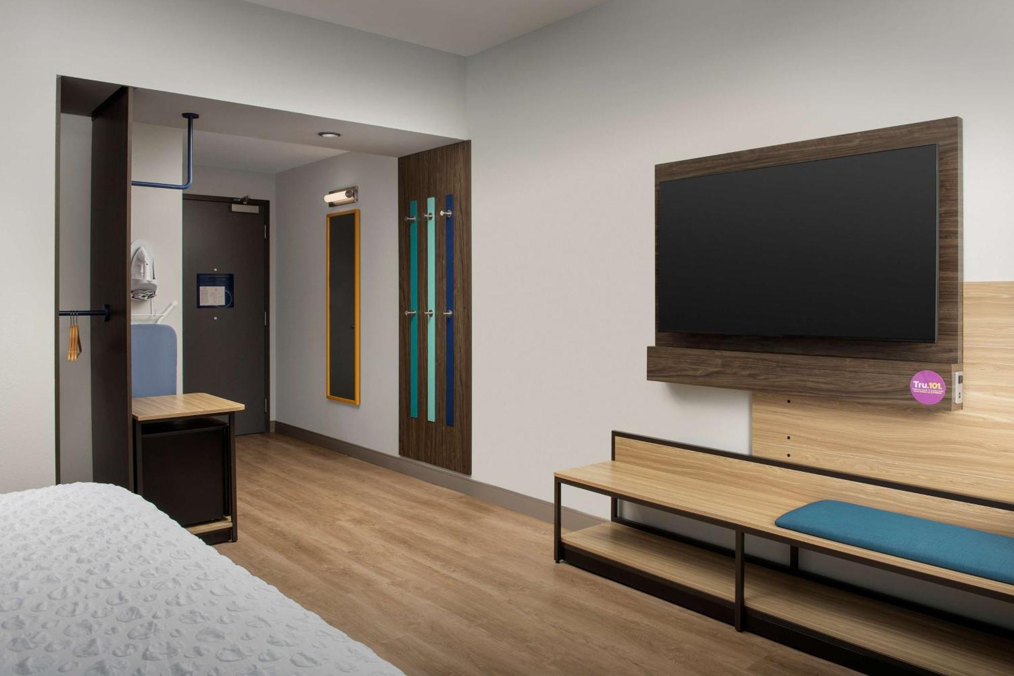 Tru By Hilton Miami West Brickell Hotel Екстериор снимка