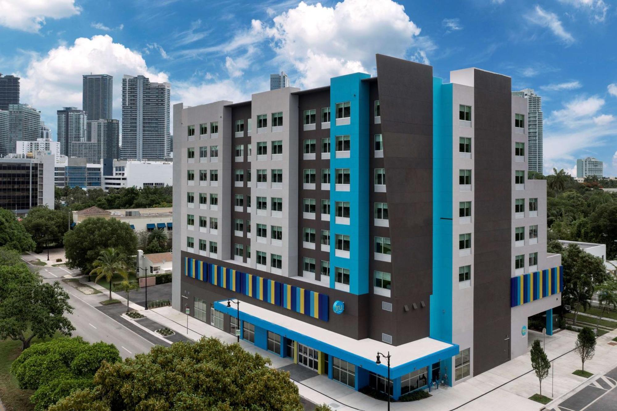 Tru By Hilton Miami West Brickell Hotel Екстериор снимка