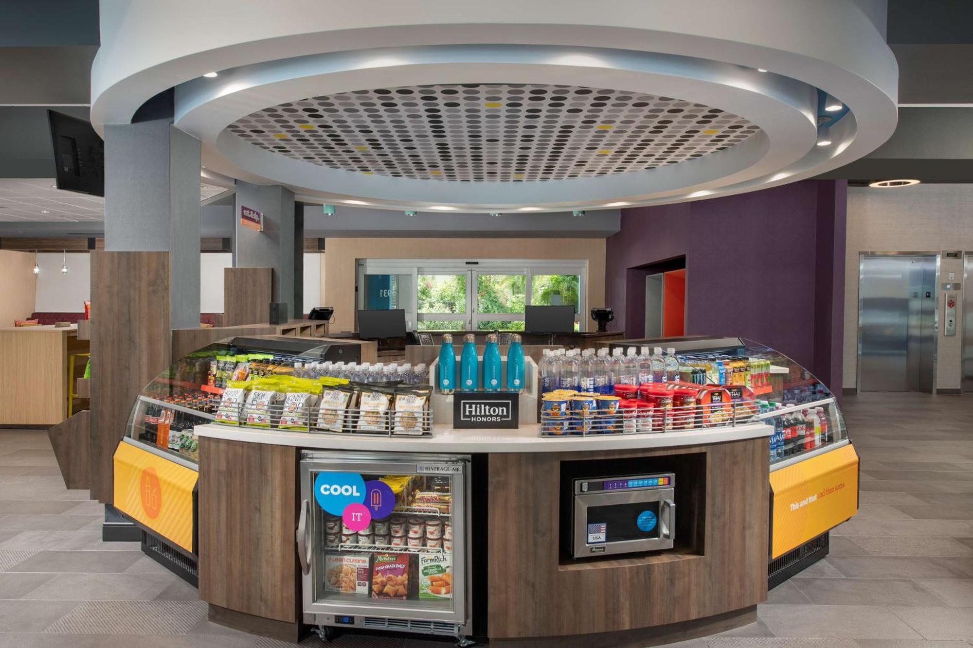 Tru By Hilton Miami West Brickell Hotel Екстериор снимка
